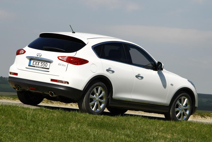  Infiniti EX30d GT 2011 года  (фото 5 из 10)